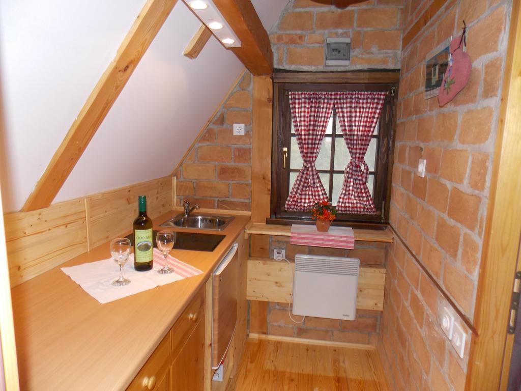Apartmani Etno Kuca Pod Okicem Samobor Chambre photo